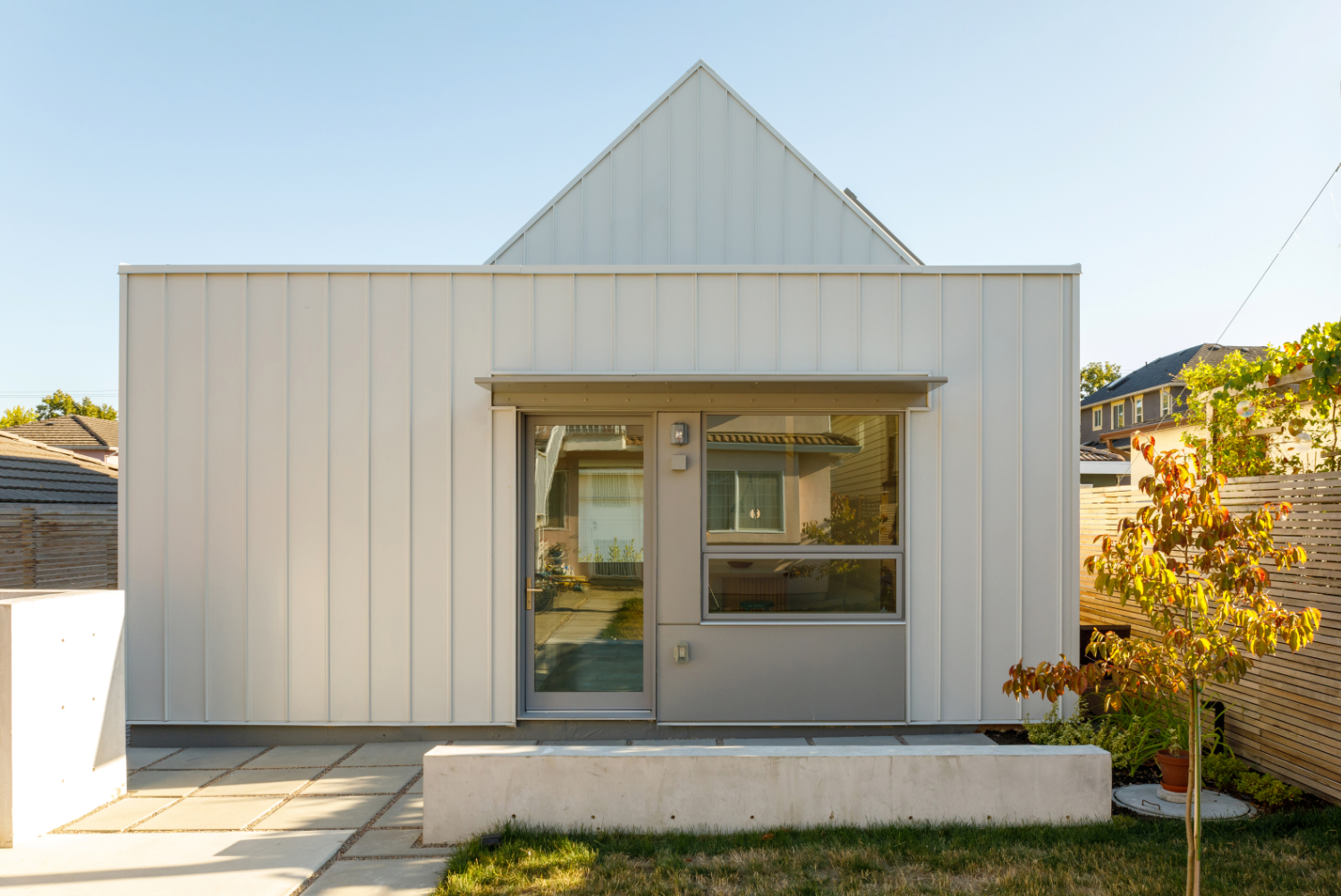 E44 Laneway House
